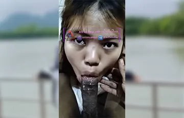 သုတ်ရည်တွေပါးစပ်ထဲပန်းထည့်တဲ့ BJ